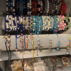 Bracelets 