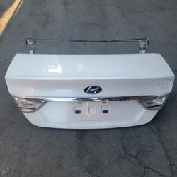 11/13/15 Hyundai Sonata Trunklid Hybrid $425