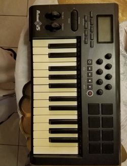 Axiom 25 Midi Controller
