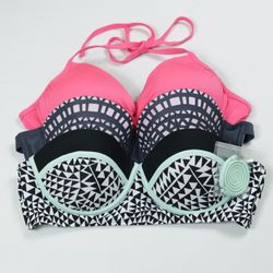 PICK UP $10 | Women's swim top / bikini top size large