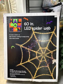NEW in box 5’ Halloween LED Spider Web