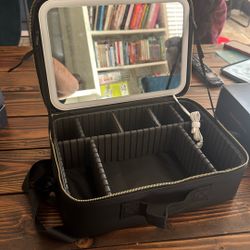 Traveling Makeup Case W/ Light
