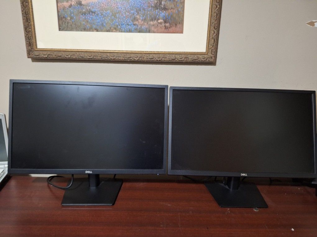 Dell Monitors Like New Price Is Per Monitor
