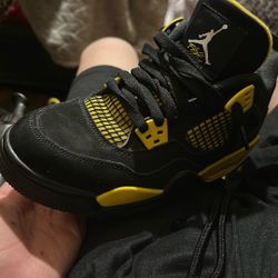 Jordan 4 Lighting Size 5y 