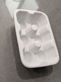 Free Porcelain egg holder
