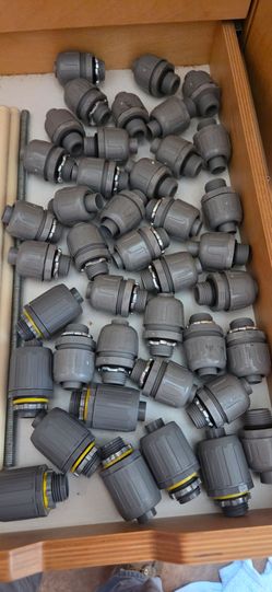 1/2" plastic liquid tight conectors