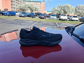 Brand New And Original Women Brooks Adrenaline GTS Sneakers Sizes 8.5, 9.5 And 11.5