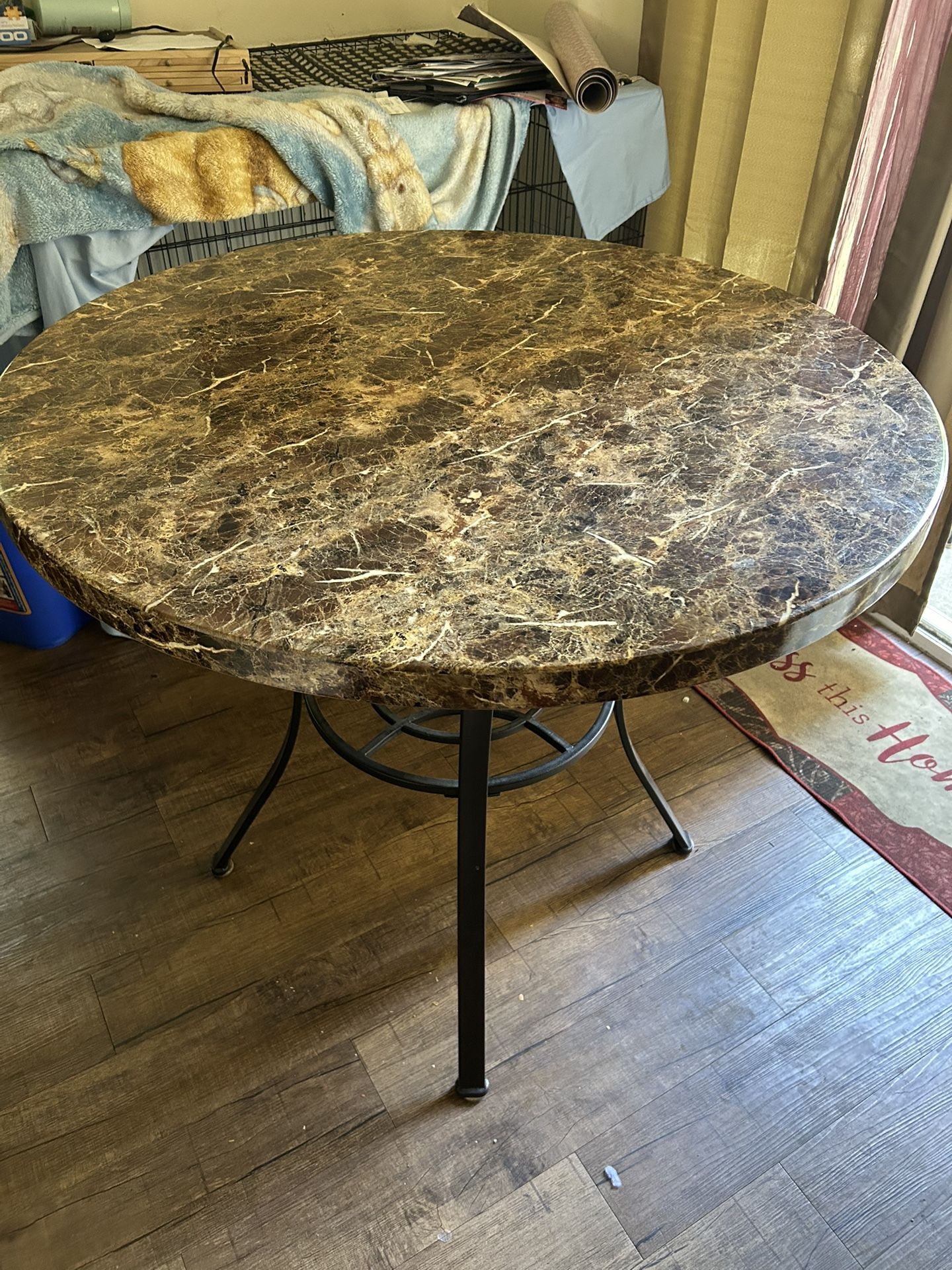 Circular kitchen table