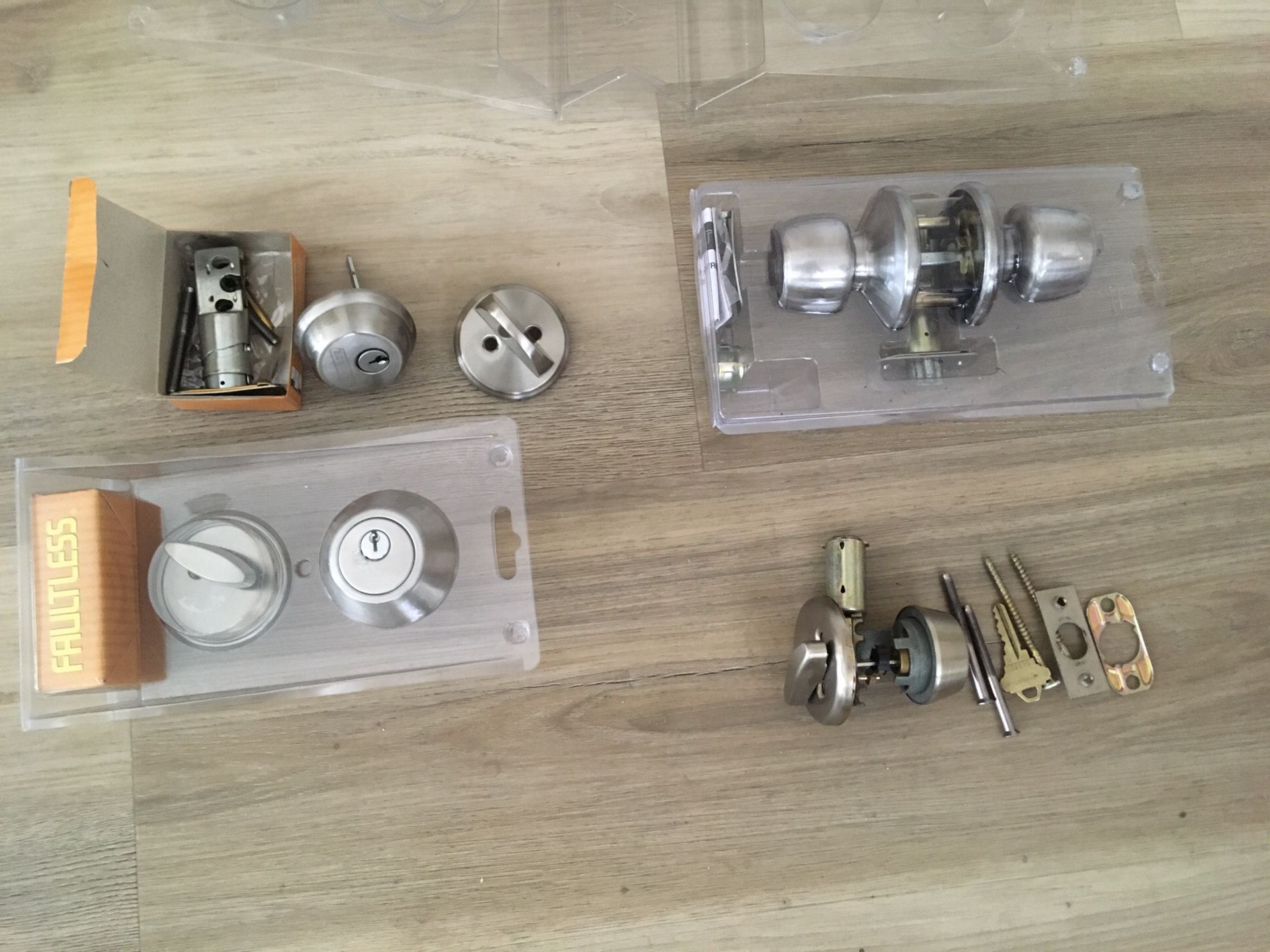 Door Lock Schlage And Other Dead Bolt With Keys Bundle Of 4a