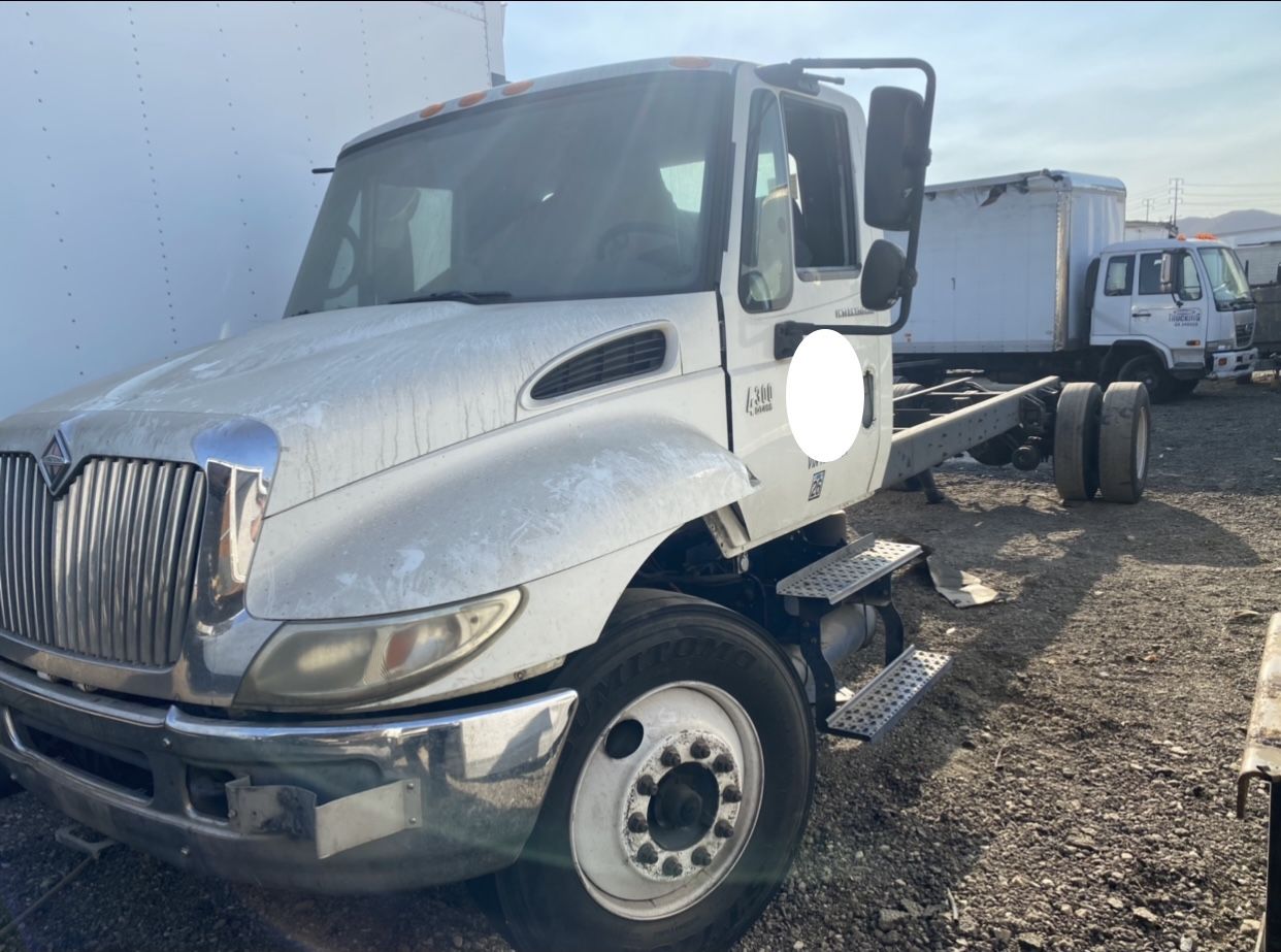 2007 INTERNATIONAL 4300 PARTING OUT! BEST PRICES FOR WHAT YOU NEED