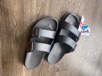 Men’s Slippers Sandals
