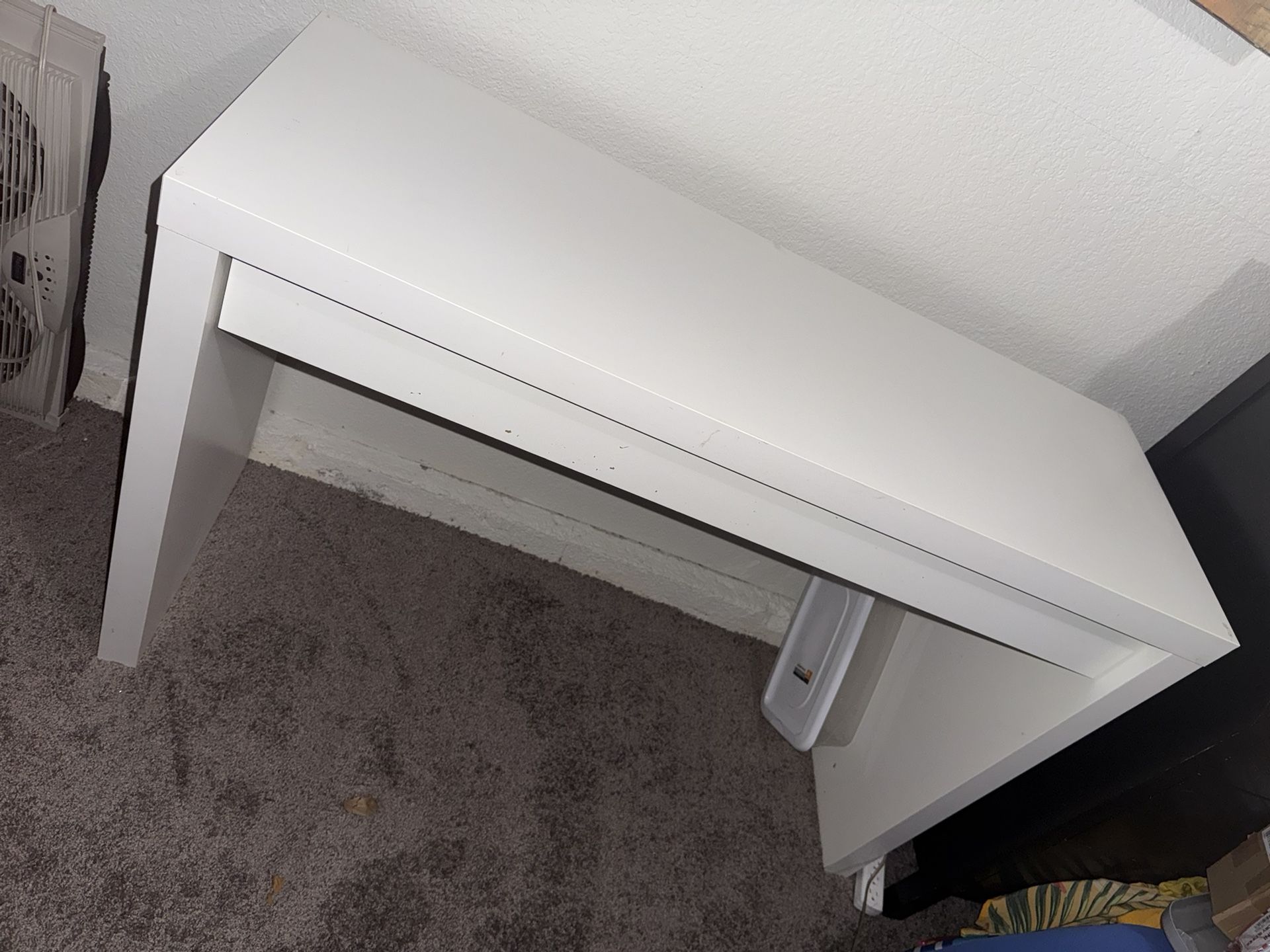 Desk/vanity