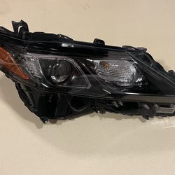 2018-2021 Toyota Camry Passenger Headlight