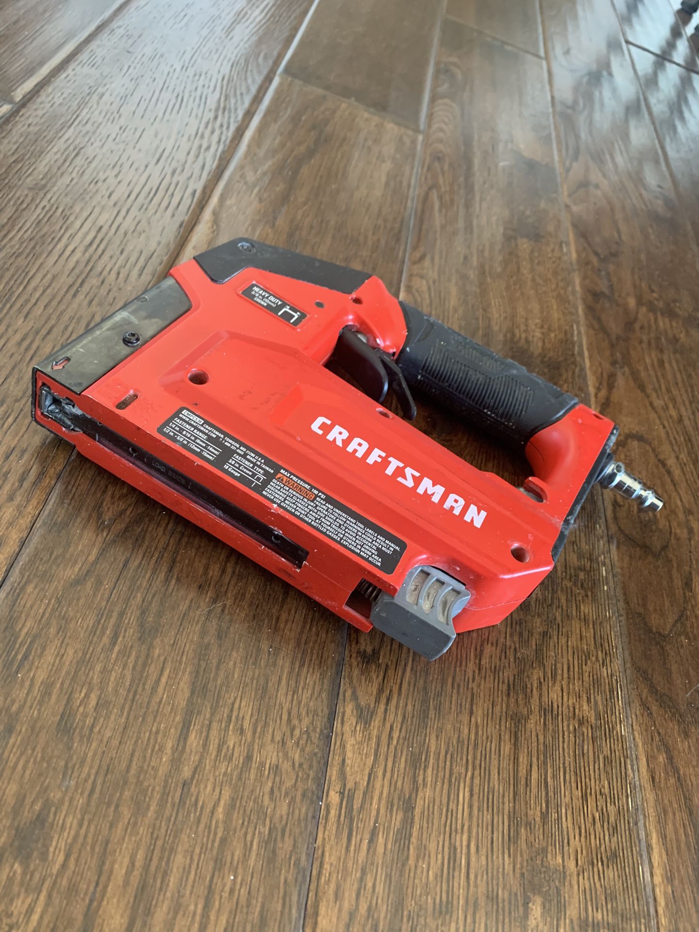 CRAFTSMAN 18-Gauge Stapler