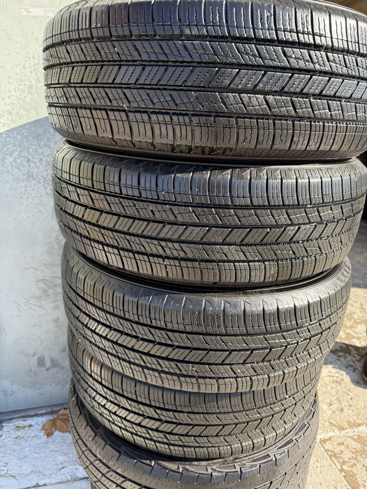 225/60R17 4 used tires Kumho