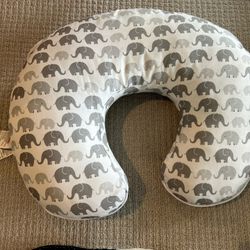 Boppy Nursing Pillow & 2 Covers