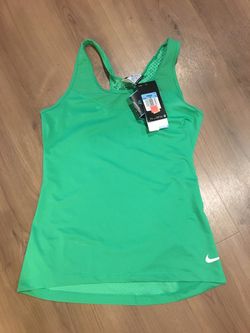 Wonen’s Nike Running Top-med