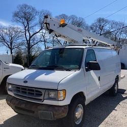 2000 Ford Econoline 35 FT BUCKET