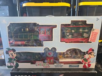 Disney Parks Mickey Friends ''Making Christmas Magical'' Train Set - Like New