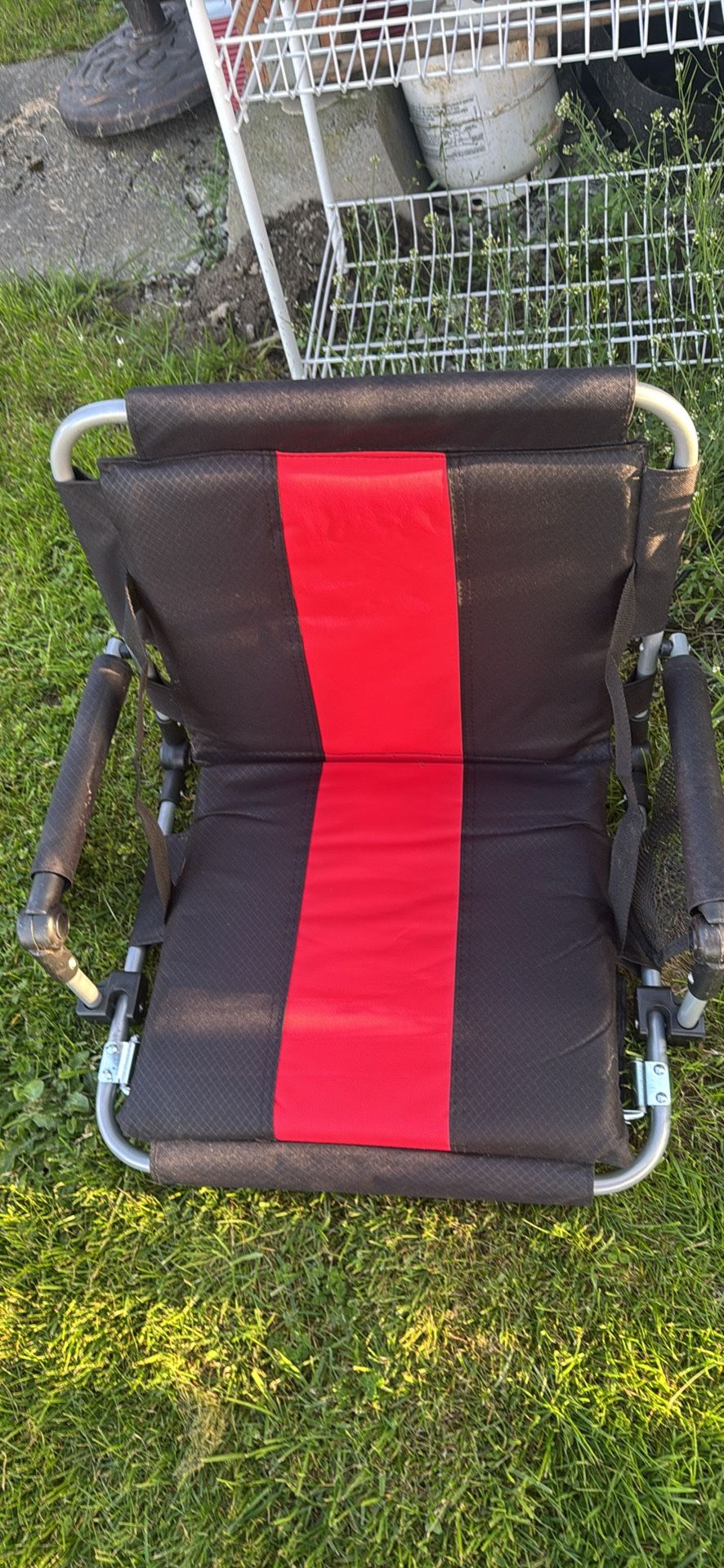 Stadium Folding Seat Great For Up To 225Lbs