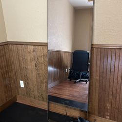 Lululemon Fitness Mirror Peloton