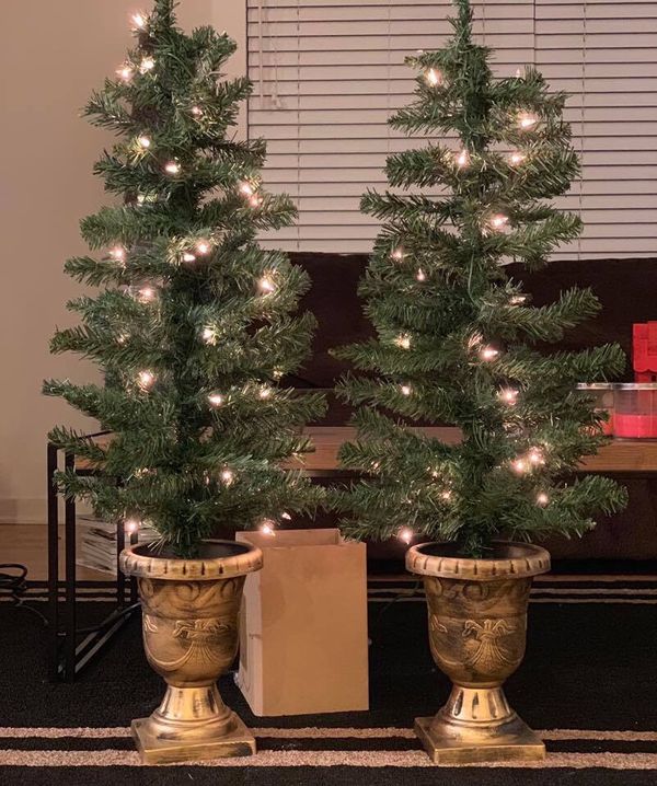 Set of 2 NEW pre-lit porch entry way Christmas trees with gold painted pot stand (NEW ...