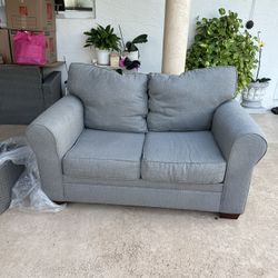 2 Couches | Love Seat | Sofa