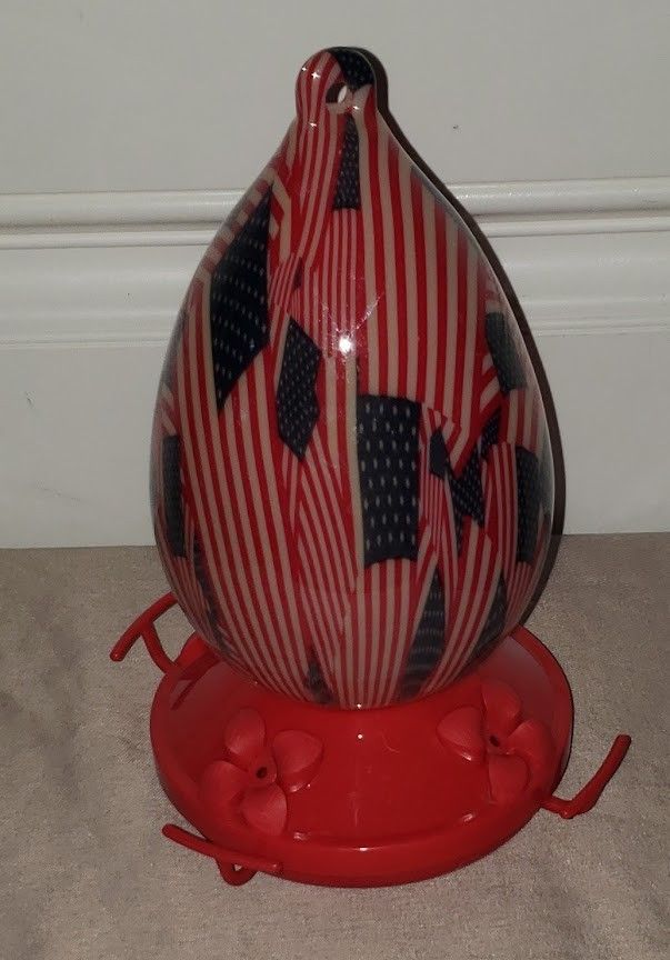 26oz American Flag Plastic Hanging Hummingbird Feeder