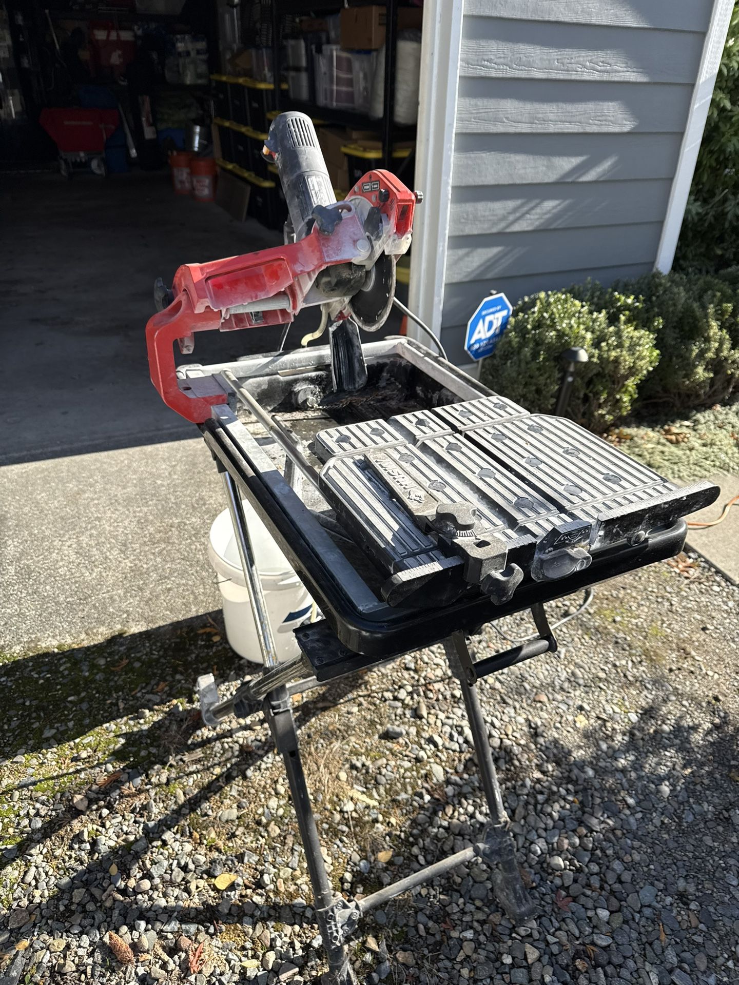 Husky Portable Wet Saw & Stand