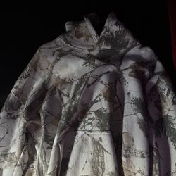 hollister hoodie  30$ worn once