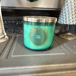 New TREE FARM Bath And Body Works Christmas Candle