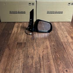 2015-2017 Toyota Sienna Right Passenger Side Mirror OEM White Paint Code 040