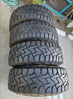 37x12.50/18 Toyo 📍📍 Vendo un set de llantas con 80% de vida las 4 📍🌟