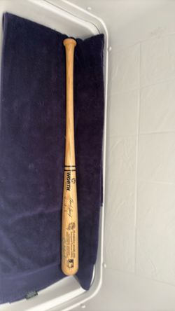1993 Florida Marlins Inaugural Team Signed Limited Edition Bat #910/1000