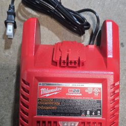 Milwaukee M28 Charger 48-59-2819