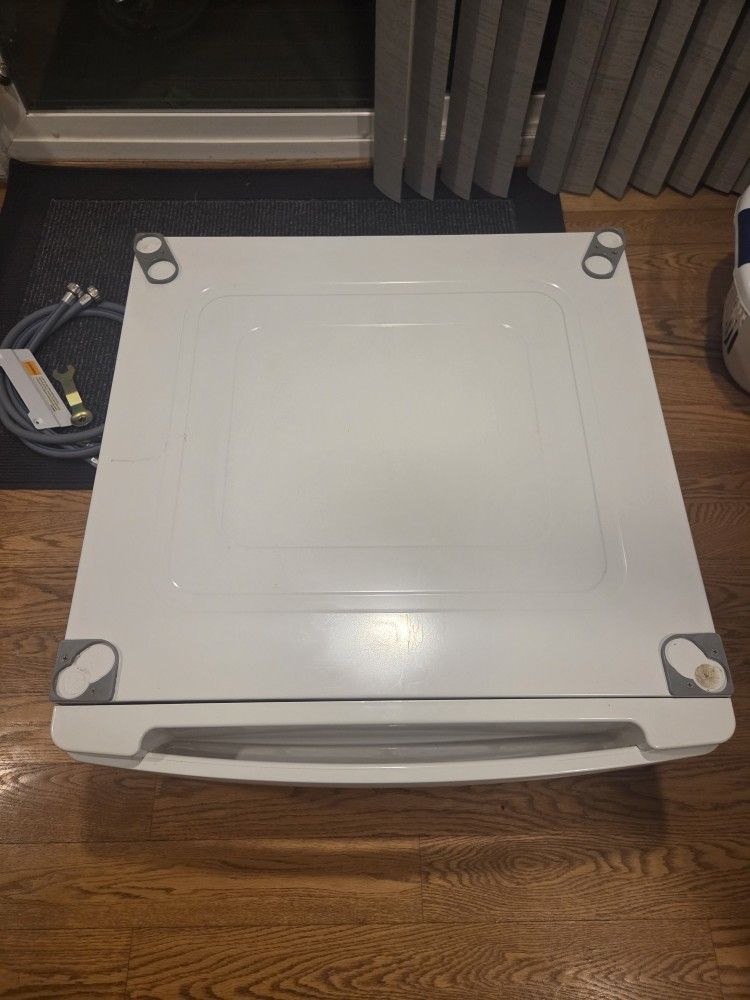 LG 27" Washer/ Dryer Pedestal with Storage Drawer