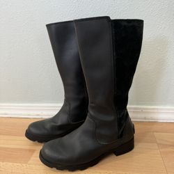 Two Pairs Of Girls Sorel Emilie Tall zip up boots- in EUC! 