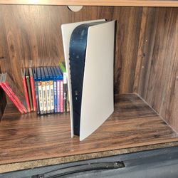 PlayStation 5 Digital Edition With 2 Dual Sense And Charging Cradle