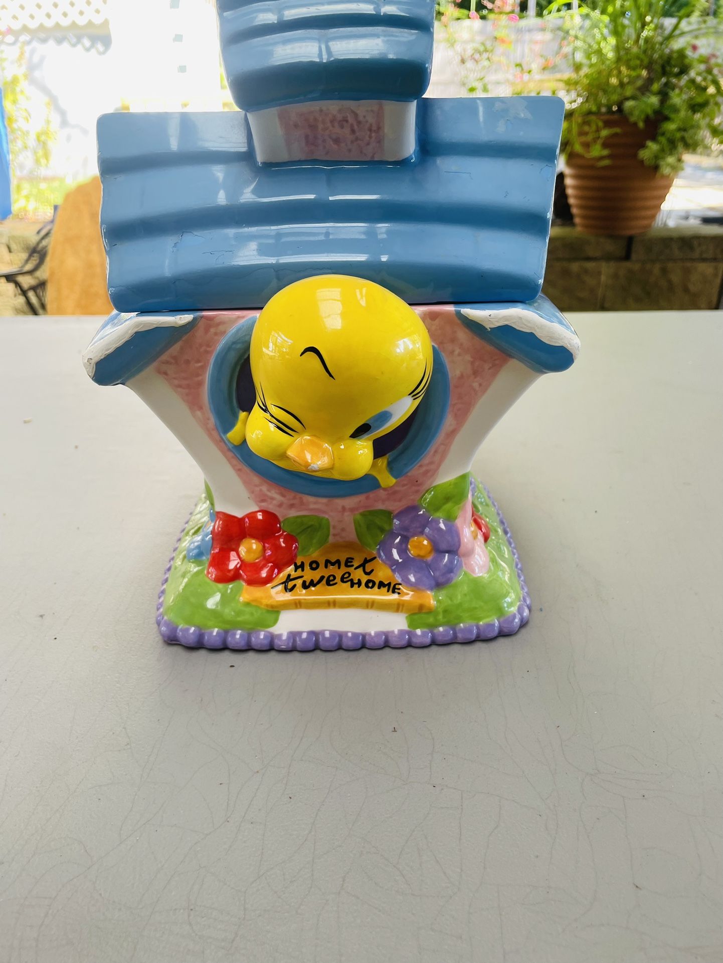 Warner Bros Looney Tunes Tweety Bird Home Tweet Home House Cookie Jar Blue Pink