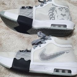 Le Bron Witness 8.  Nike Size 8.5