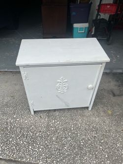 Wood cabinet