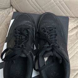 Air Forces 1 Black Size 8.5 Real