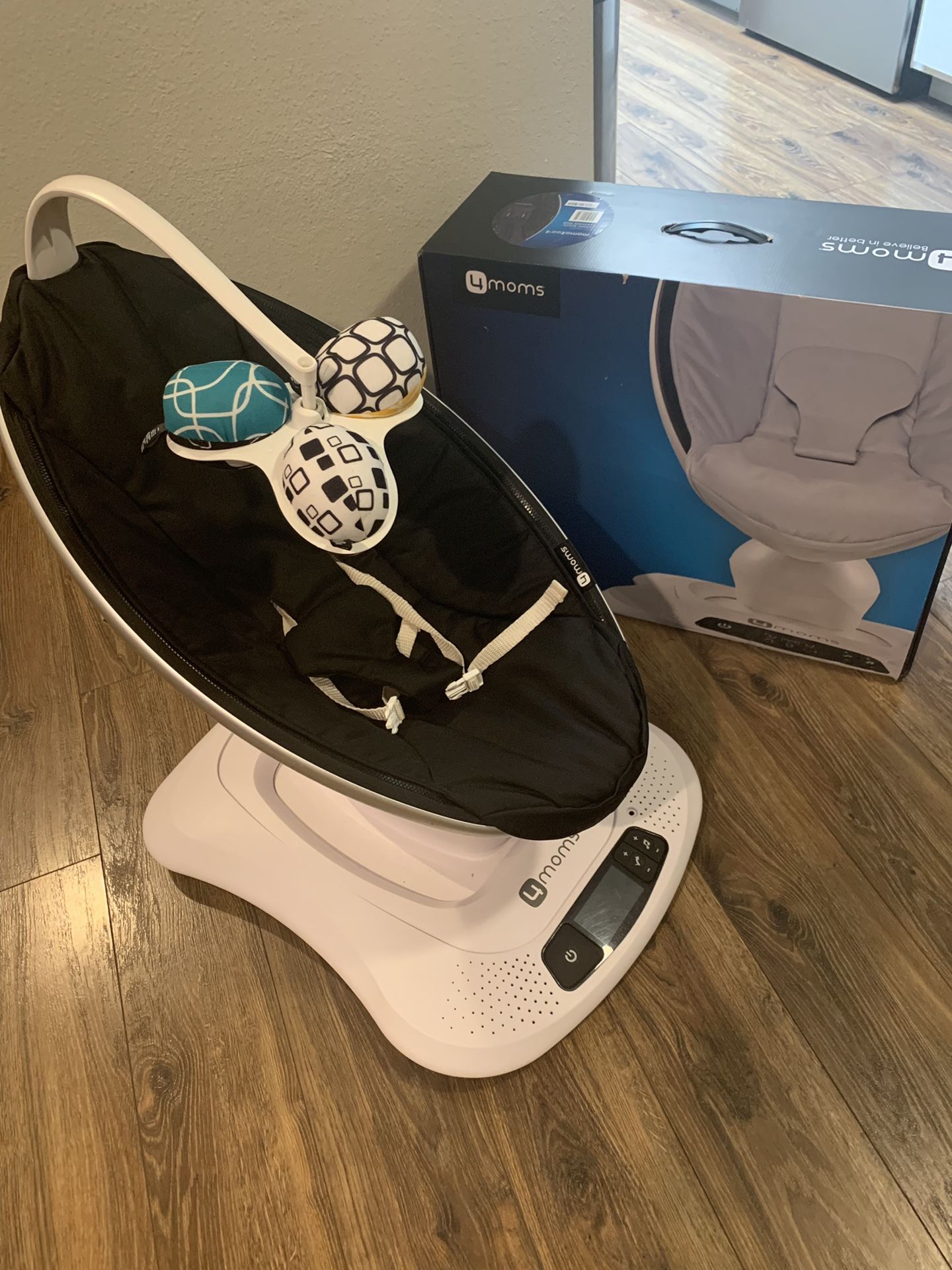 Mamaroo baby swing