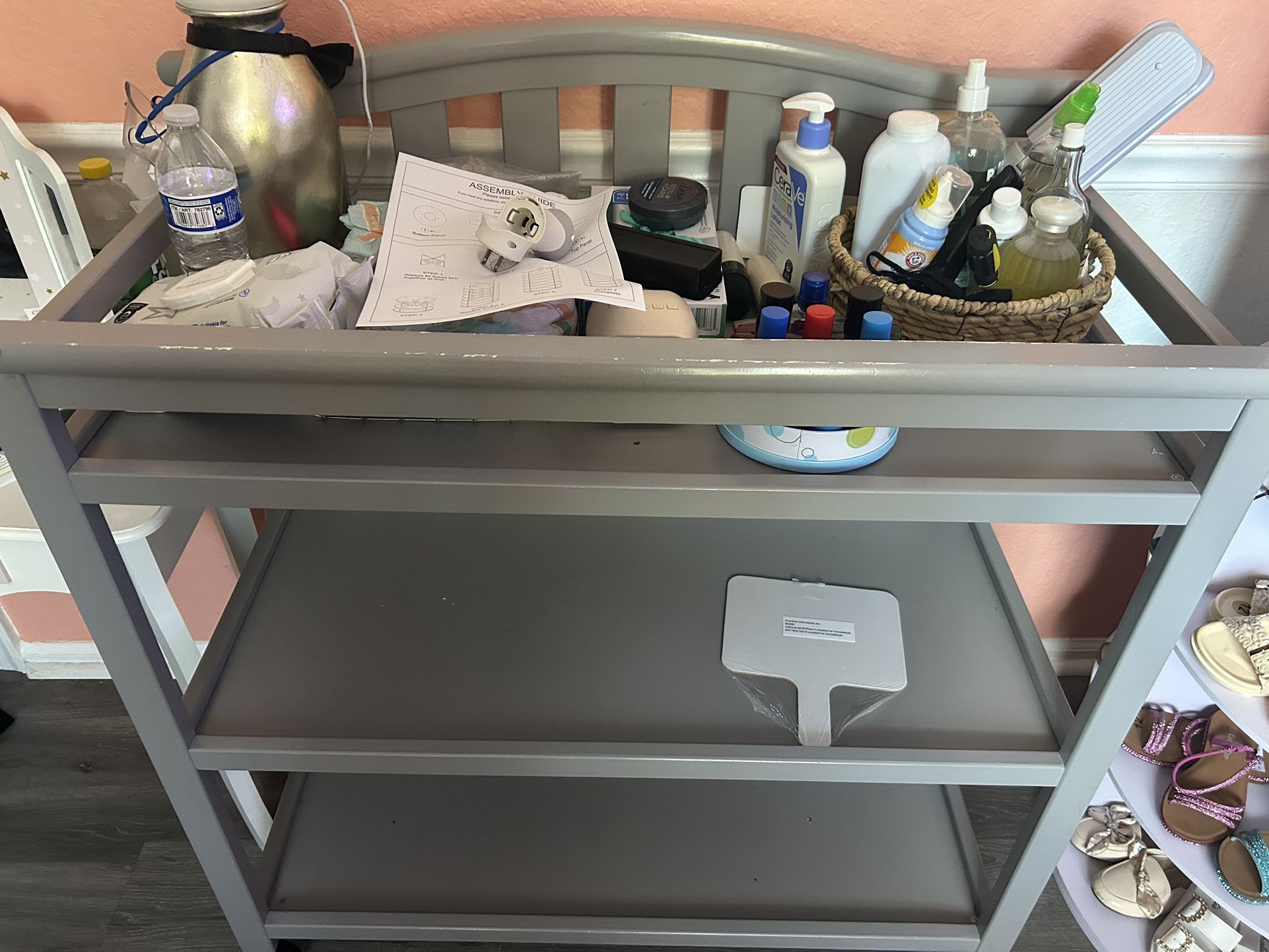 Free Changing Table