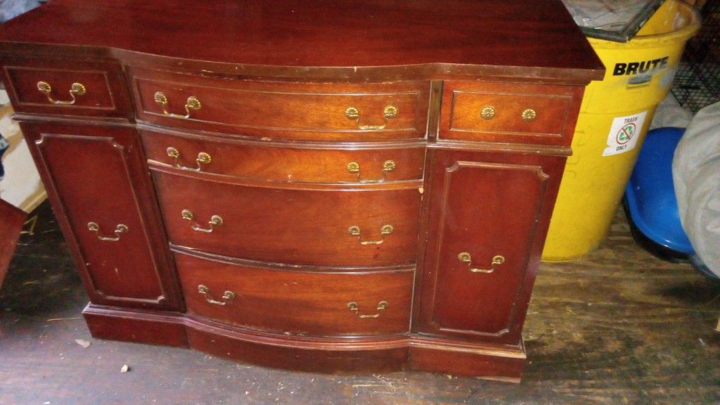 VINTAGE ANTIQUE Mahogany Traditional Duncan Phyfe Style 56" Bow Front Buffet