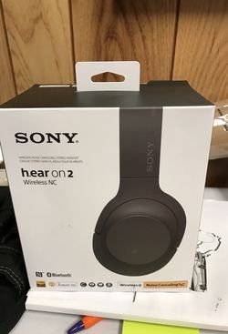 New Sony Noisecancelling Stereo Headset