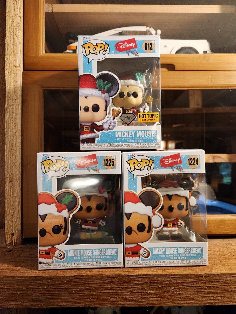 Set of Funko Pop Christmas Disney Mickey and Minnie pops read description for details 