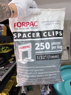 Spacer clips
