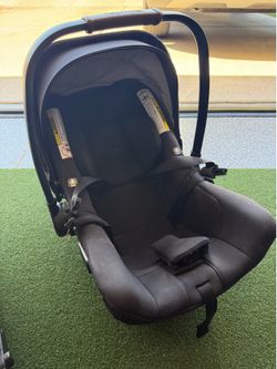 Nuna Pipa RX & Bases (2)