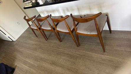 Mid century modern dinning chairs